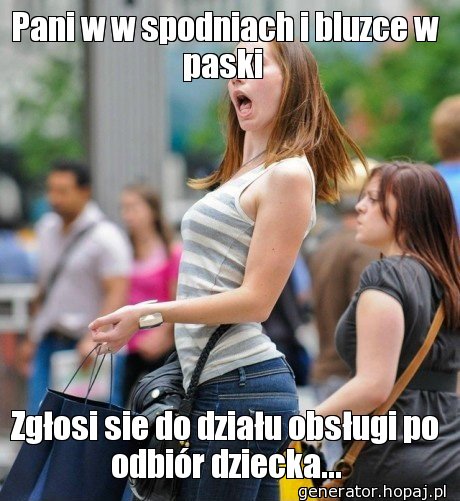 Pani w w spodniach i bluzce w paski 