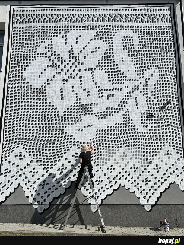 NeSpoon i jej magiczne, koronkowe murale.