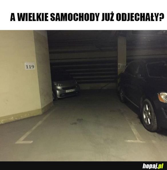 Na parkingu