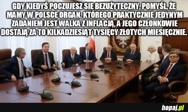 I przychodzą do pracy raz w miesiącu