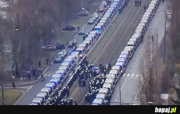 Politycy opozycji pytają w MSWiA o koszty policyjnej akcji doprowadzenia ziobry przed komisję śledczą ds. Pegasusa, a mnie ciekawi ile poszło na to