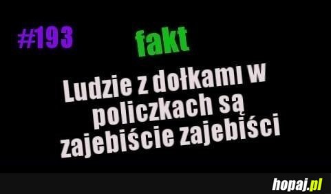 Ludzie z dołkami w policzkach są...