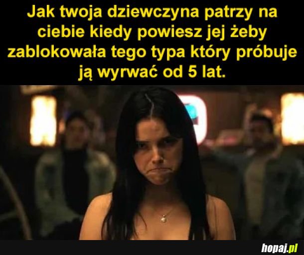 Trzyma go w rezerwie