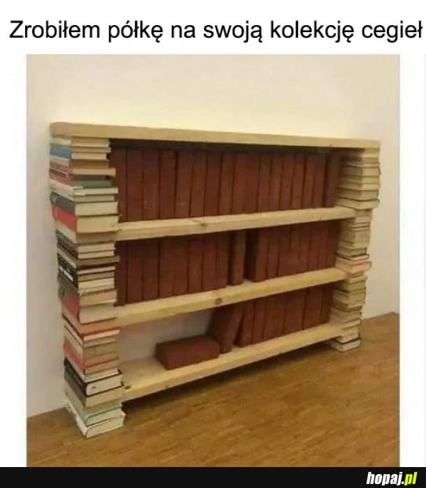 Półka na cegły z książek