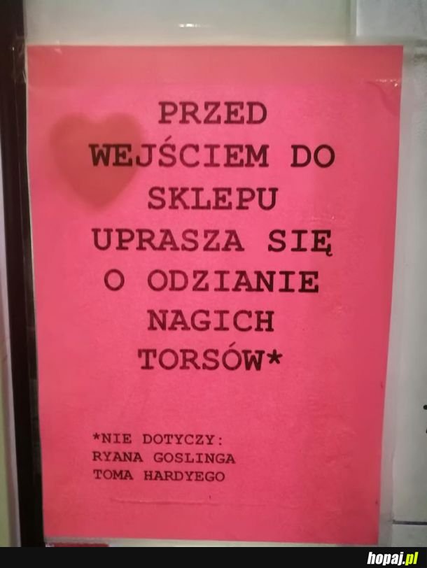 Przed wejściem do sklepu