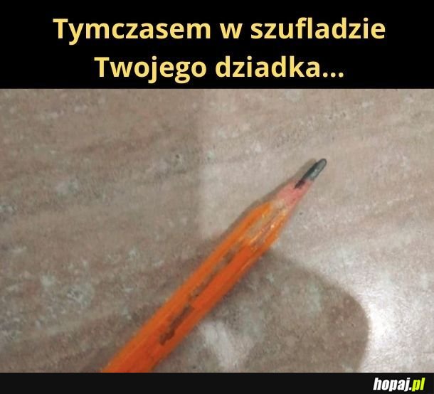 Ołówek ostrzony nożem