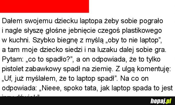 Dźwięk spadającego laptopa