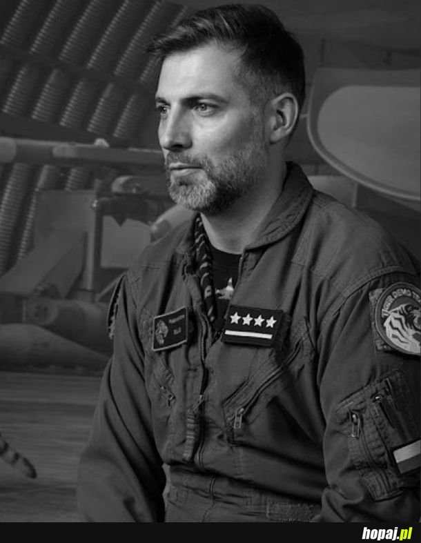 W wypadku lotniczym w Radomiu zginął pilot mjr Maciej &quot;Slab&quot; Krakowian. 