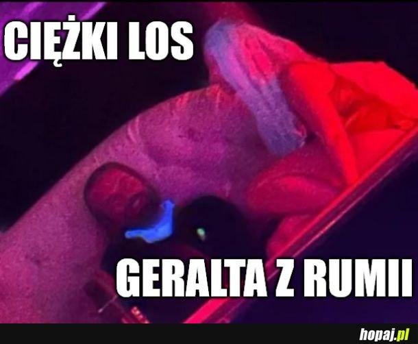 To ten wiedźmin z białymi włosami 