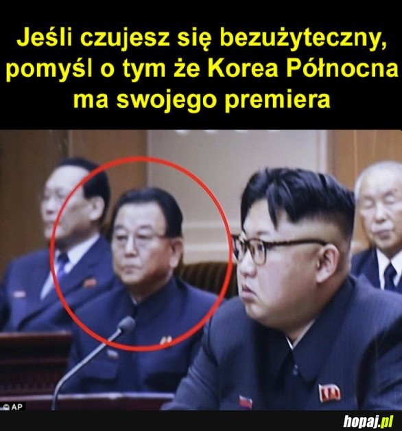 JAKIŚ SMUTNY PAN W TLE