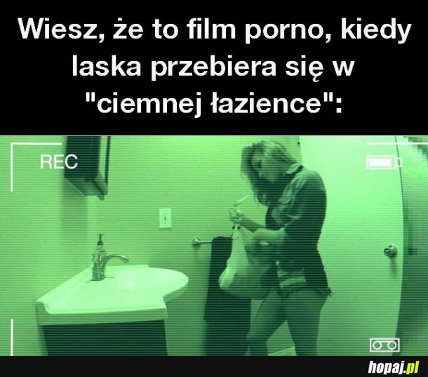 Ciemna łazienka