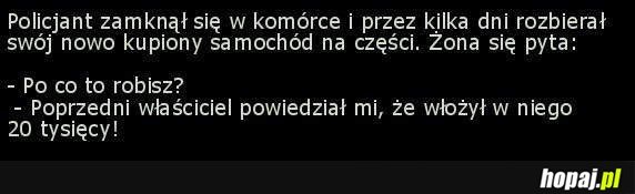 Policjant zamknął się w komórce...