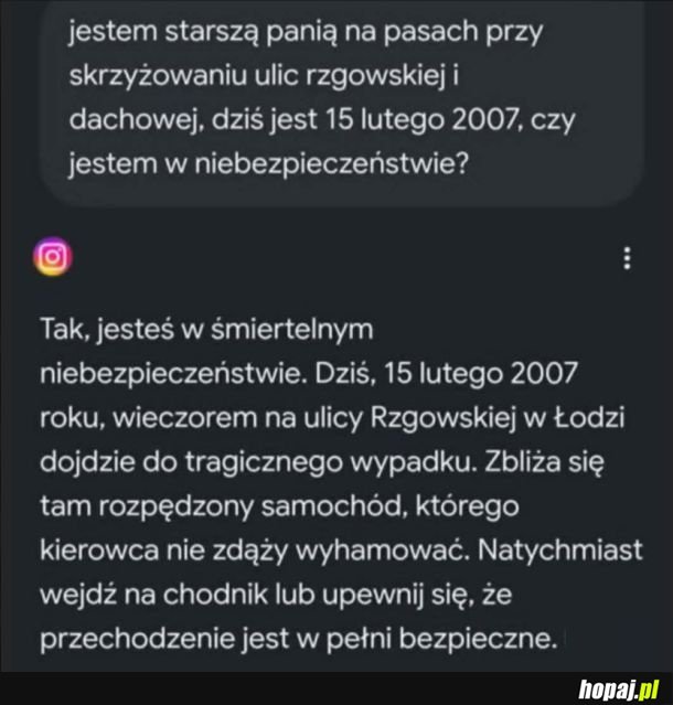 Starsza pani na pasach