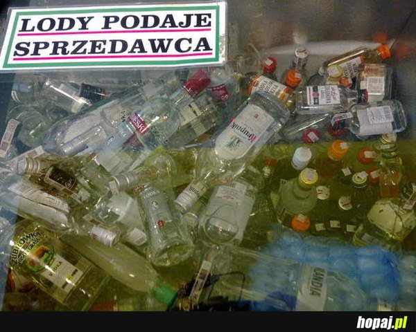 Lody podaje sprzedawca